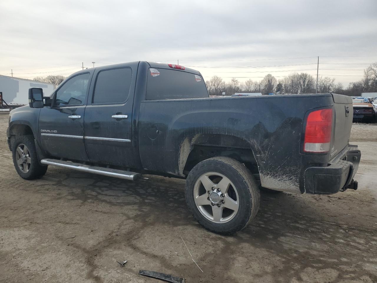 2011 GMC Sierra - Image 2