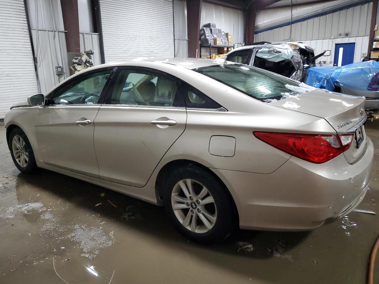 2012 Hyundai Sonata - Image 2