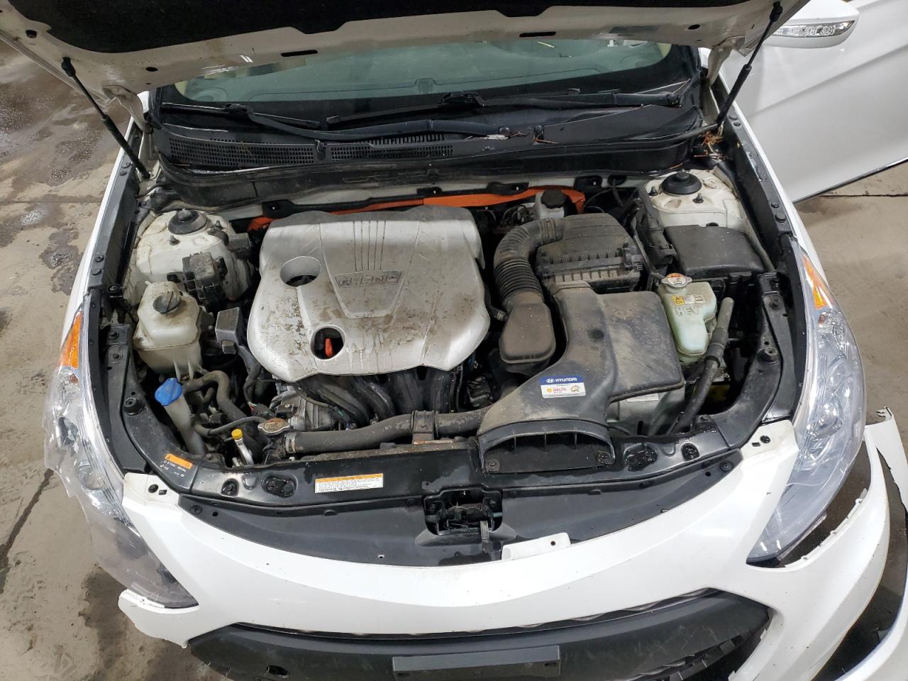 2015 Hyundai Sonata - Image 12