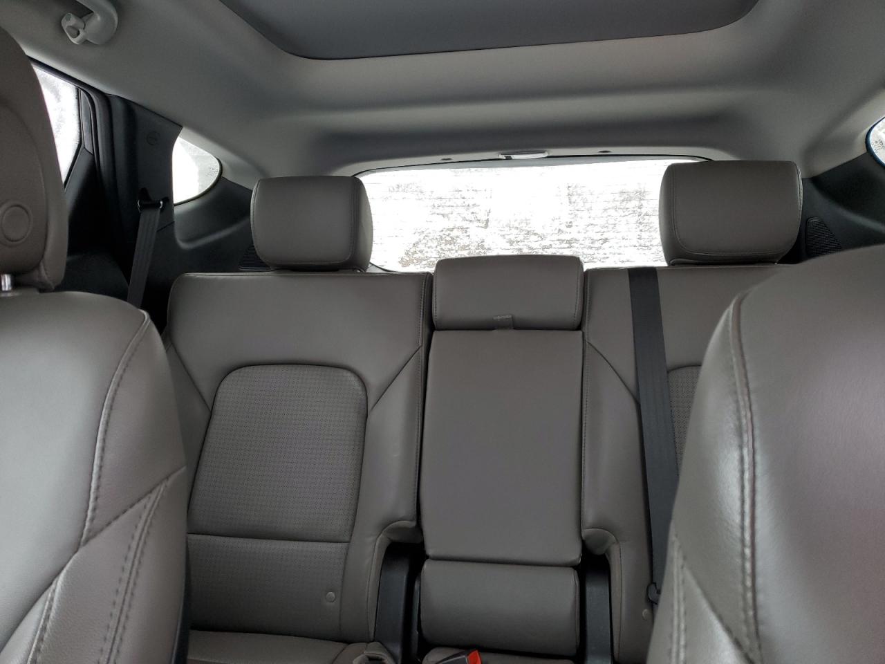 2014 Hyundai Santa Fe - Image 10