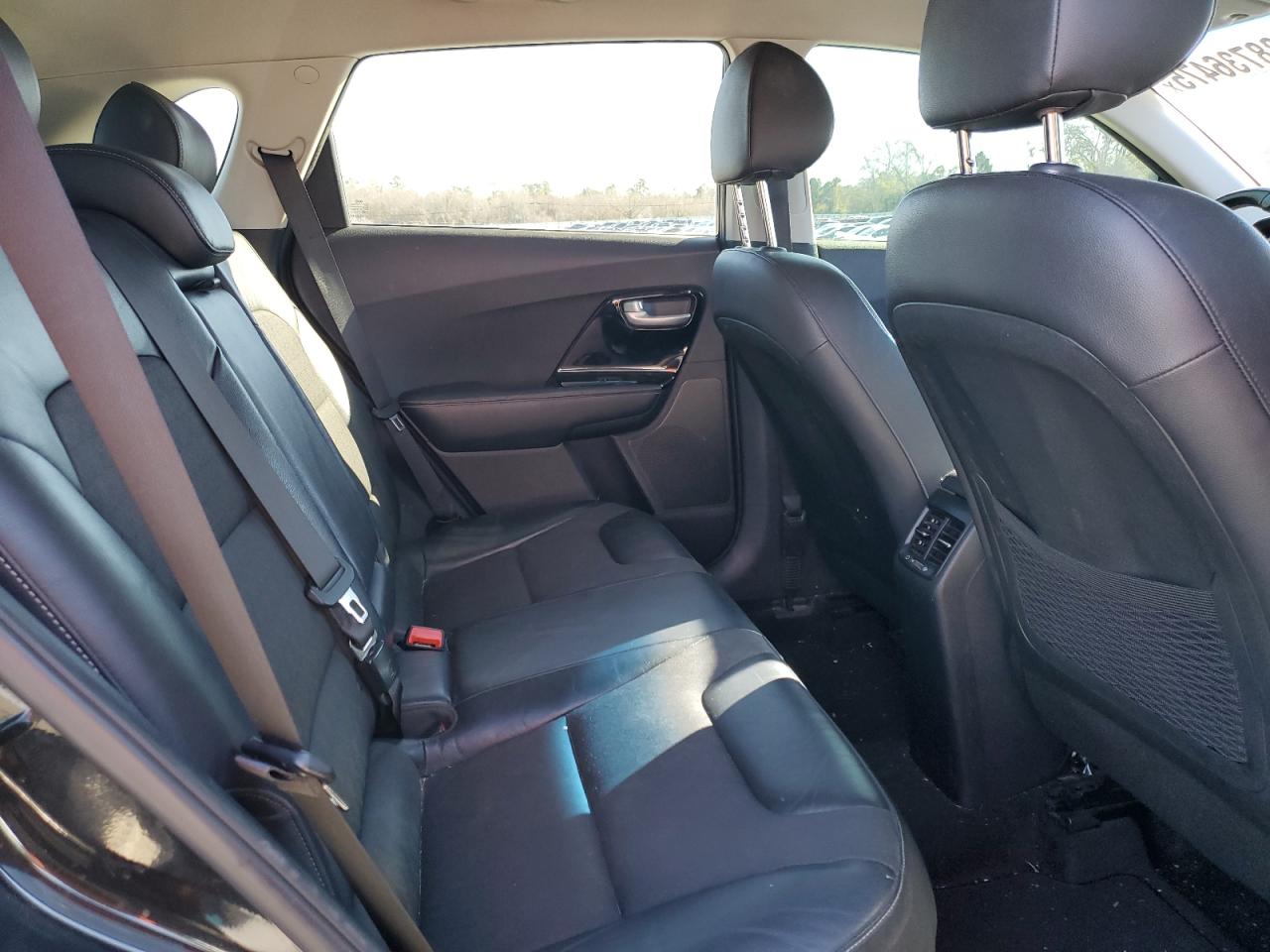 2018 Kia Niro - Image 11