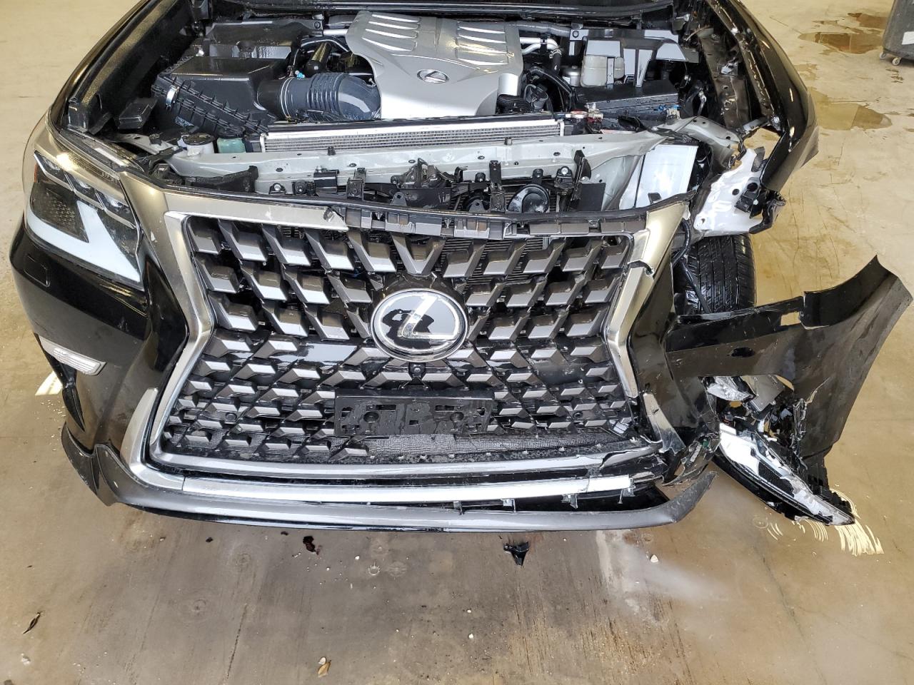 2023 Lexus GX - Image 12