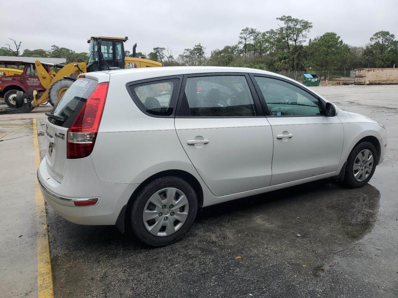 2012 Hyundai Elantra - Image 3
