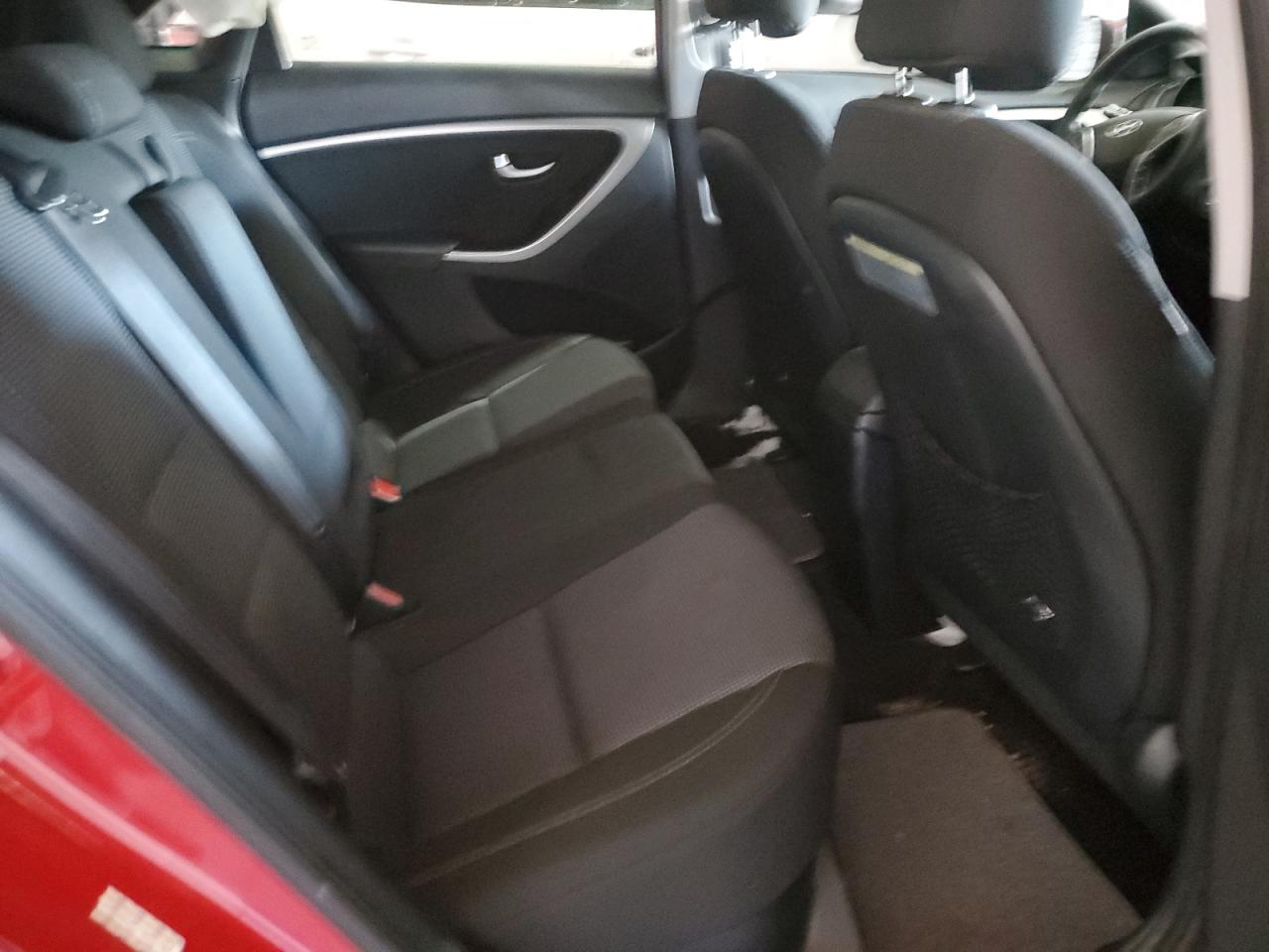 2014 Hyundai Elantra - Image 10