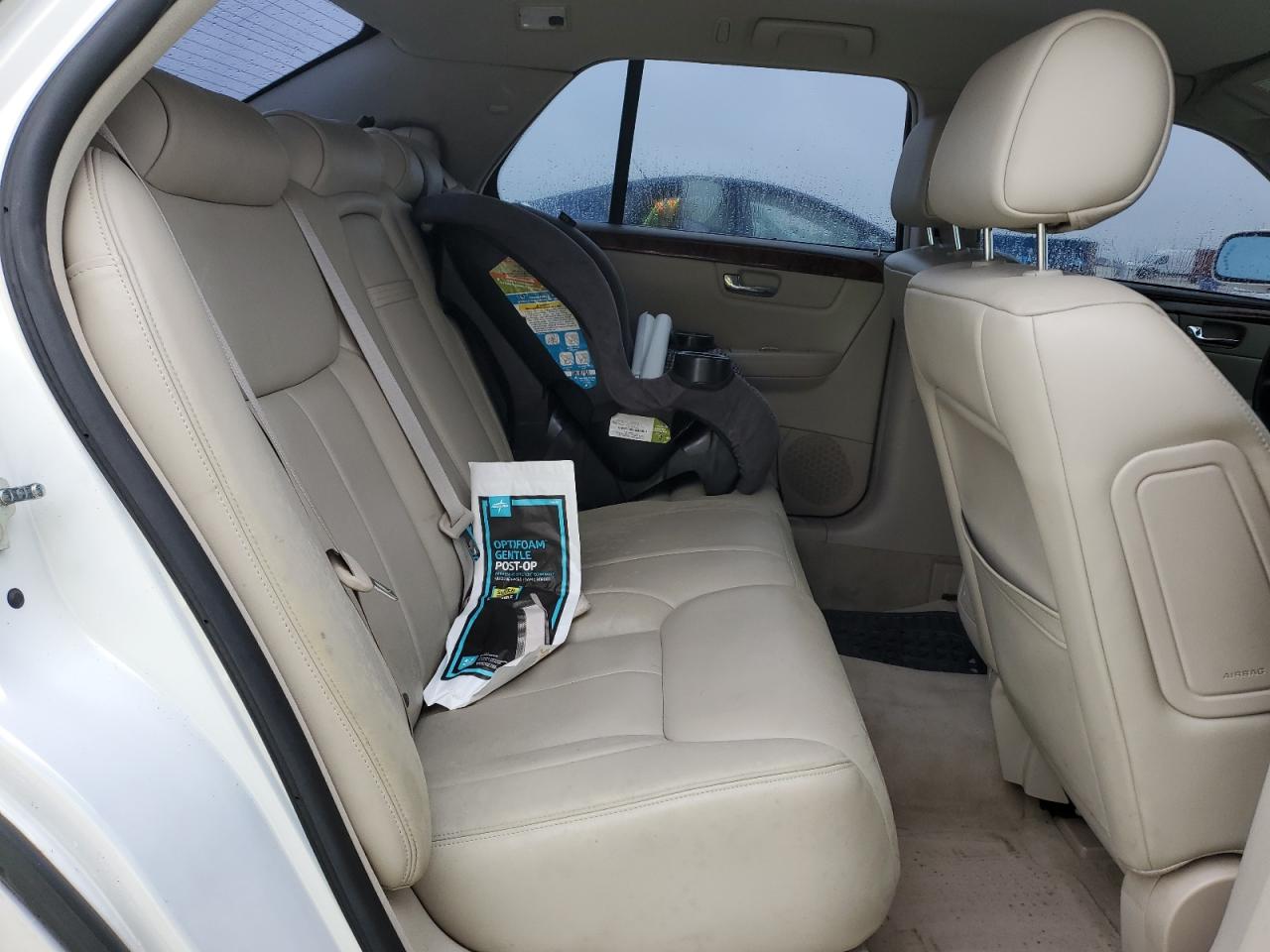 2006 Cadillac DTS - Image 10