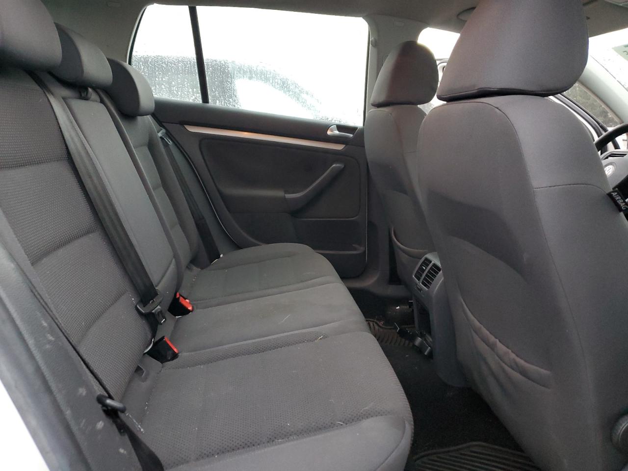2007 Volkswagen Golf - Image 10