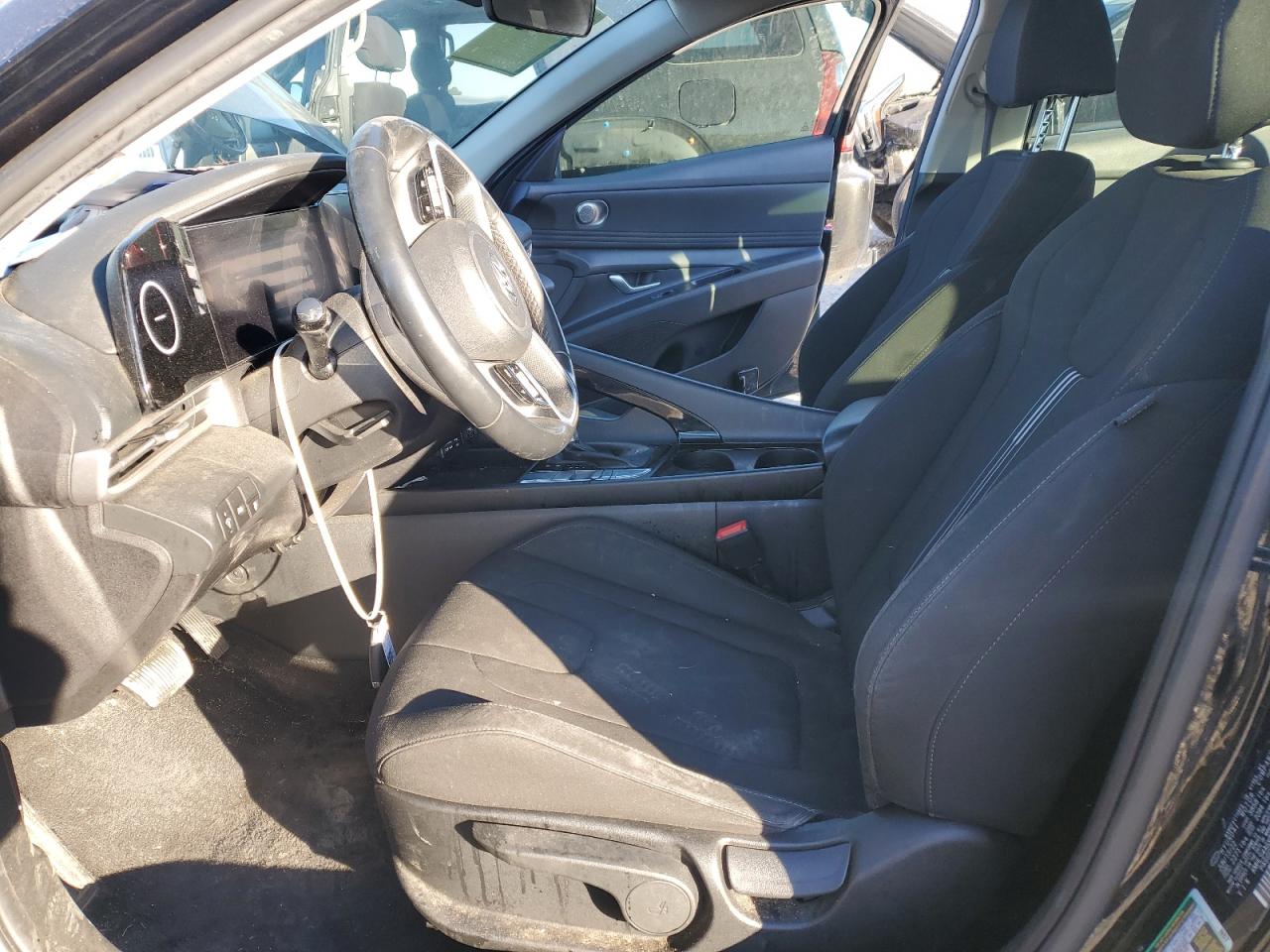 2023 Hyundai Elantra - Image 7