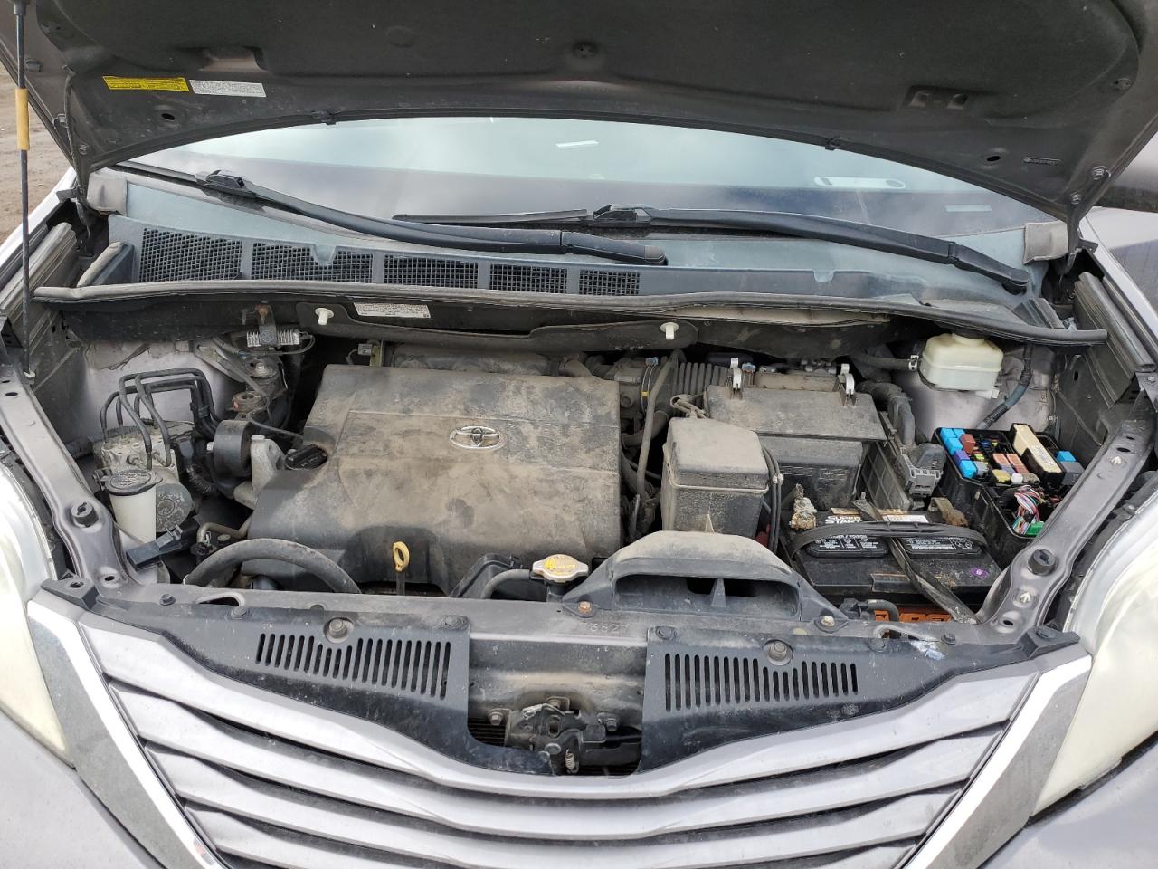 2015 Toyota Sienna - Image 12