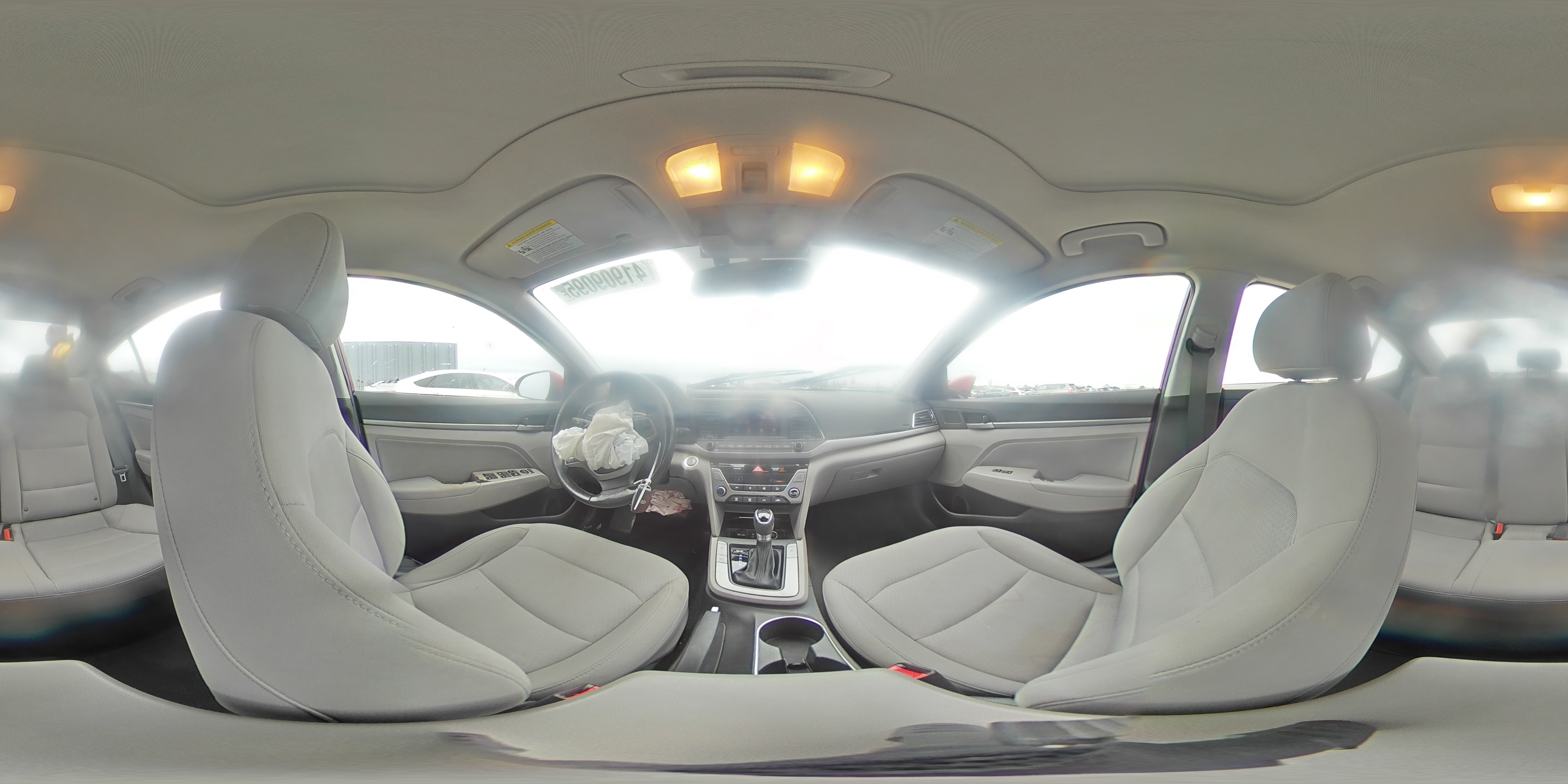 2018 Hyundai Elantra - Image 12