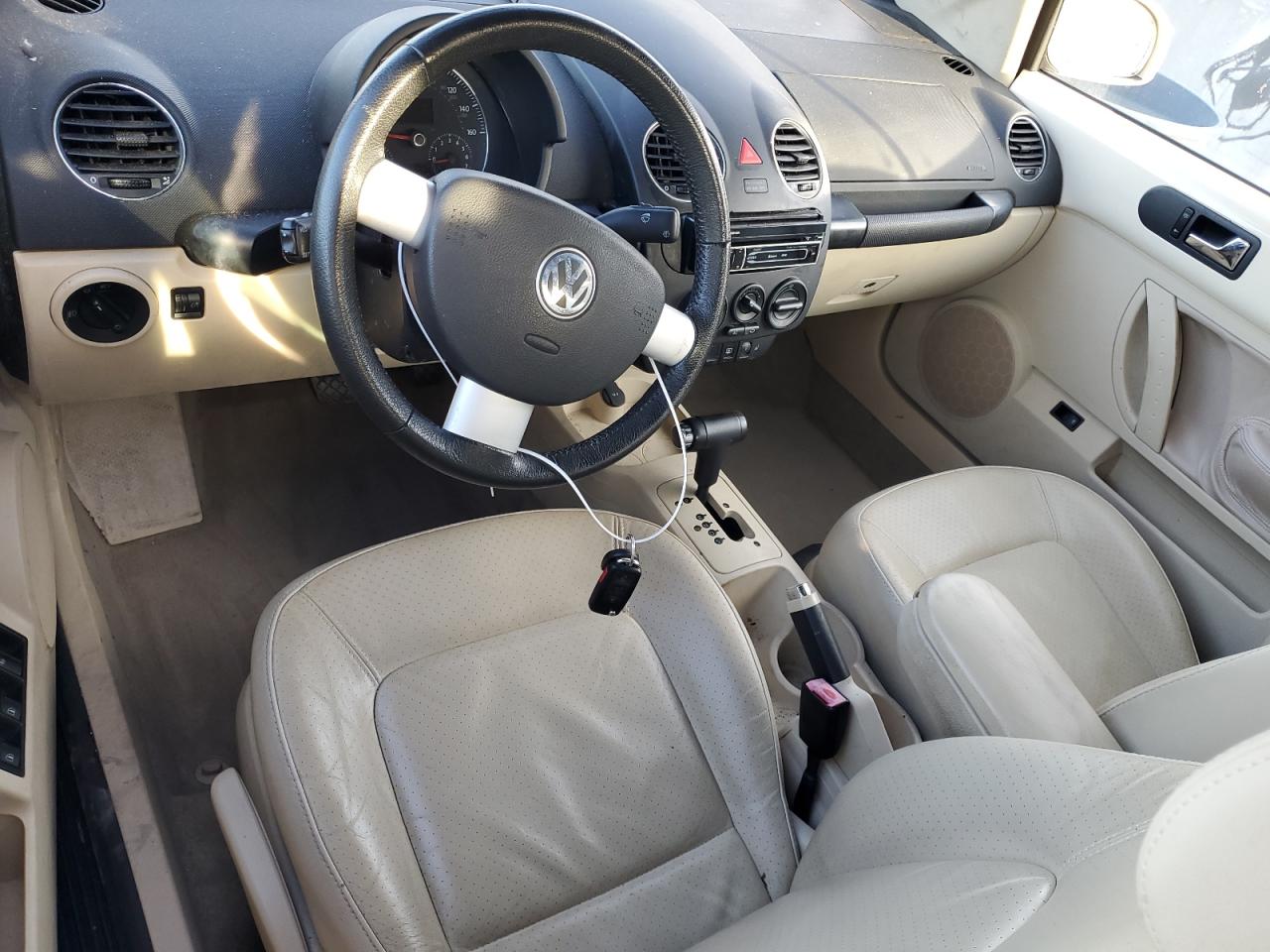 2006 Volkswagen Beetle - Image 8