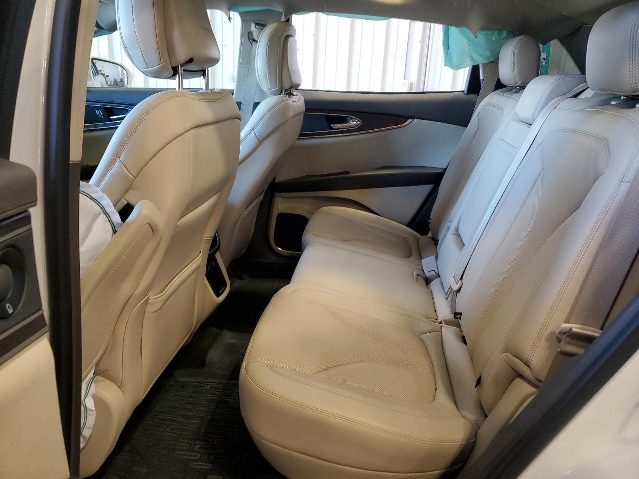 2020 Lincoln Nautilus - Image 11