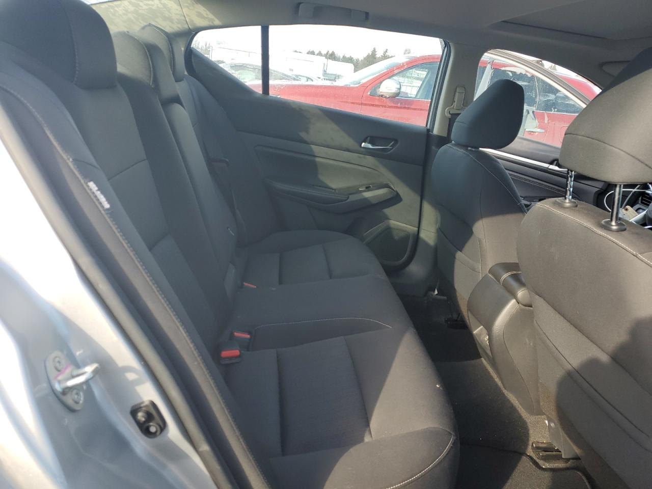 2021 Nissan Altima - Image 10