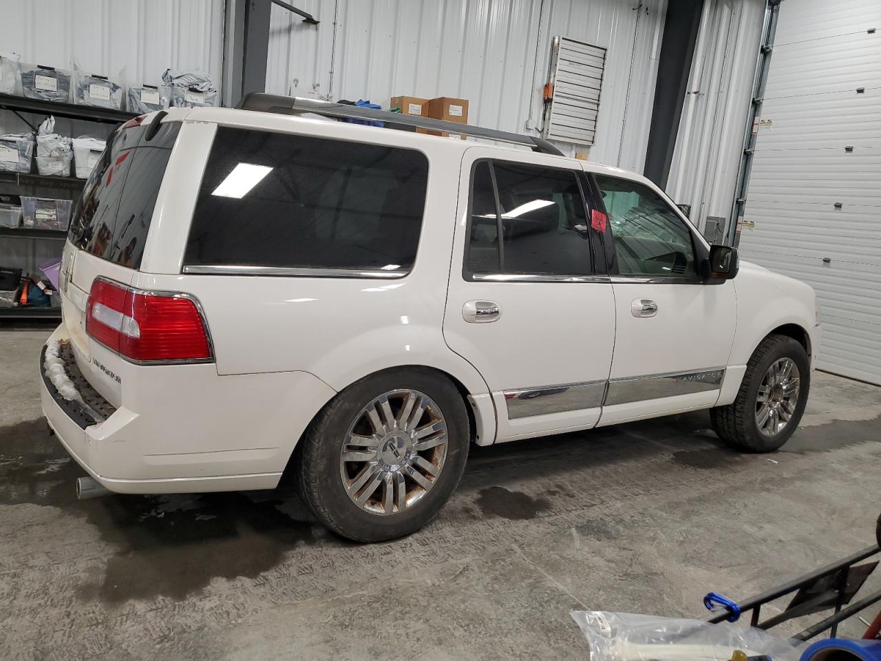 2009 Lincoln Navigator - Image 3