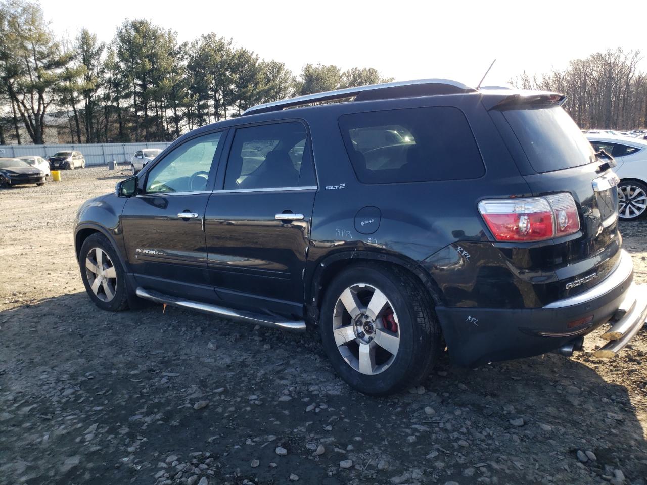 2009 GMC Acadia - Image 2