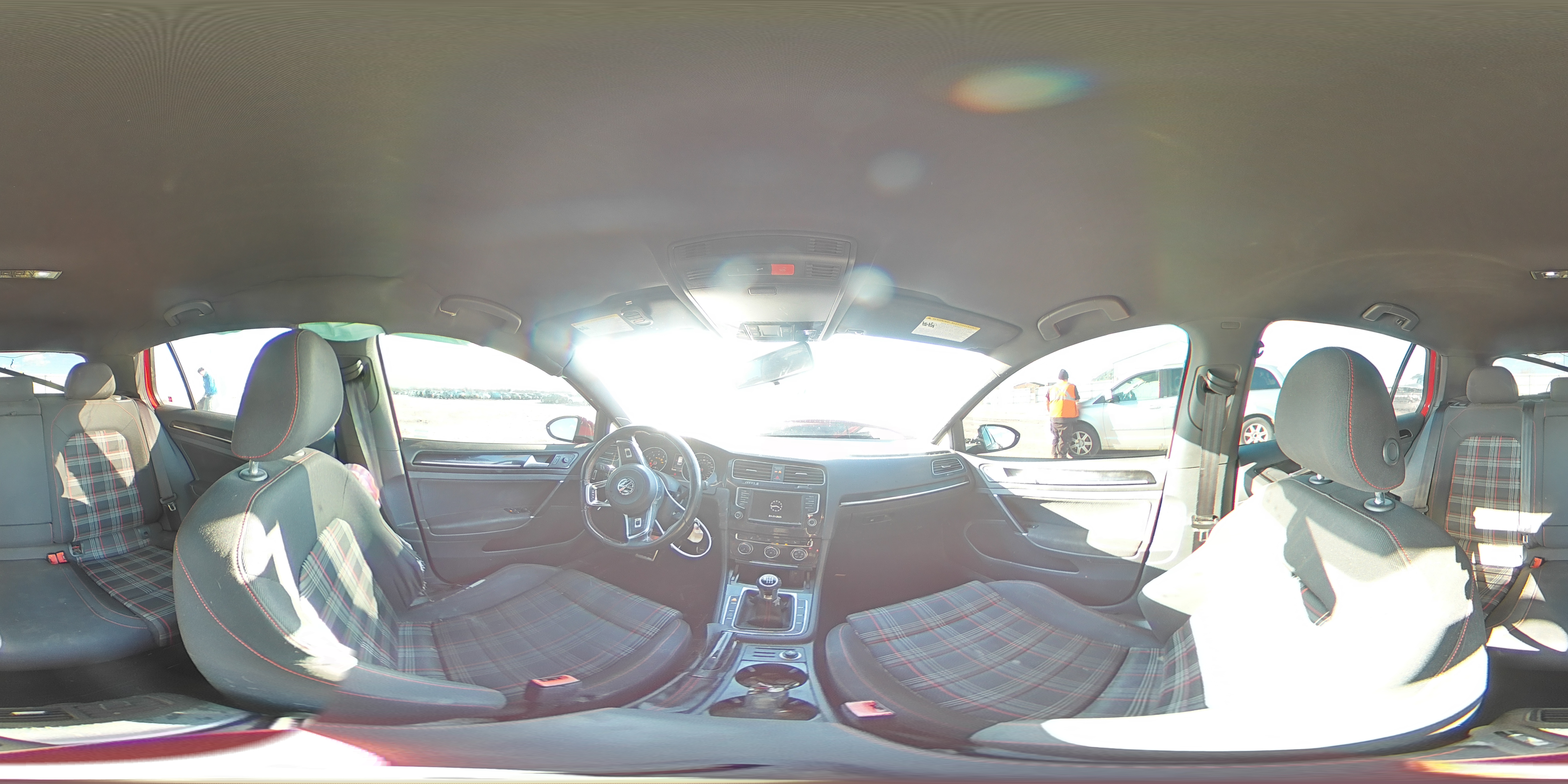 2016 Volkswagen GTI - Image 12