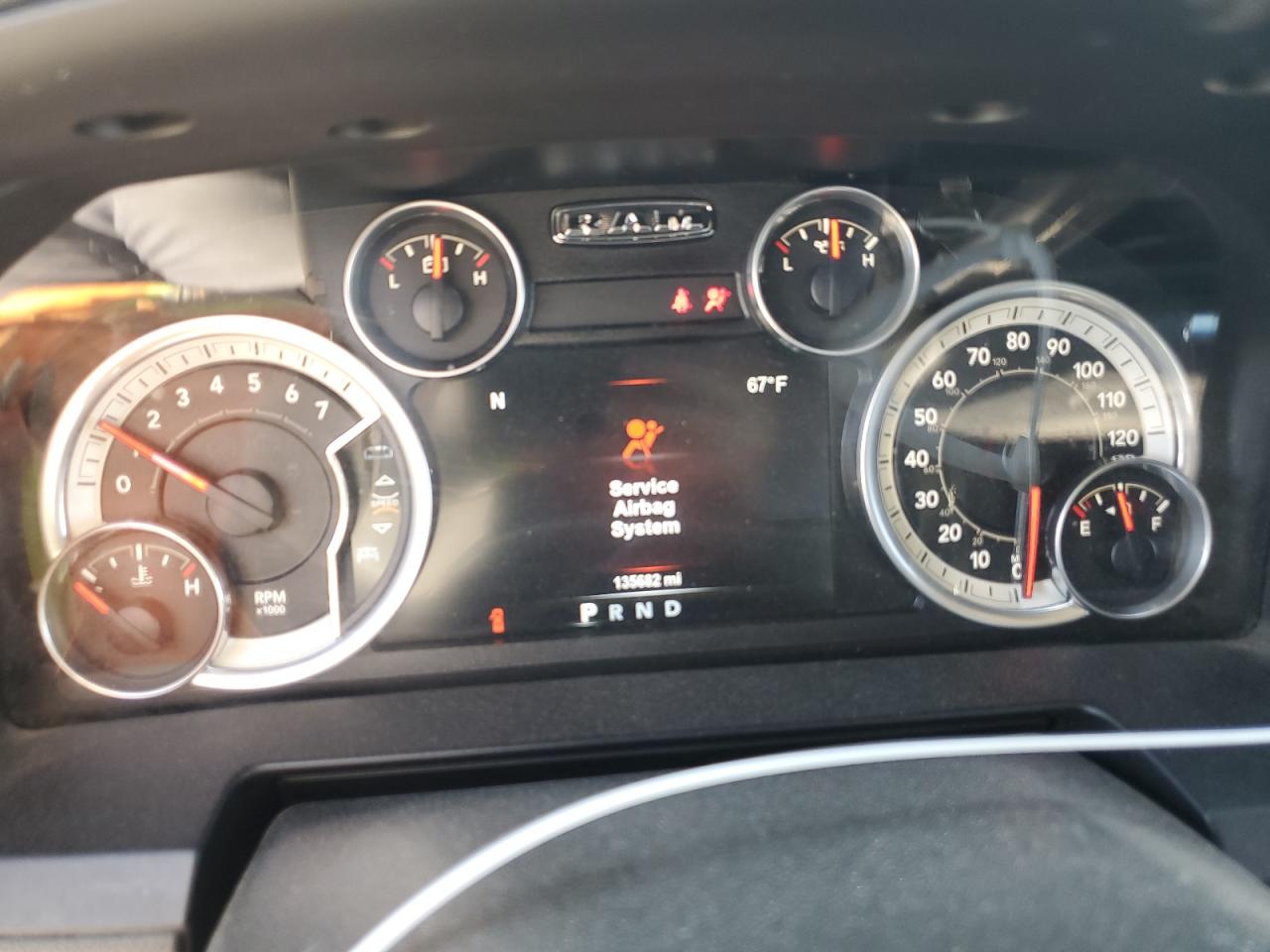 2015 RAM 1500 - Image 9