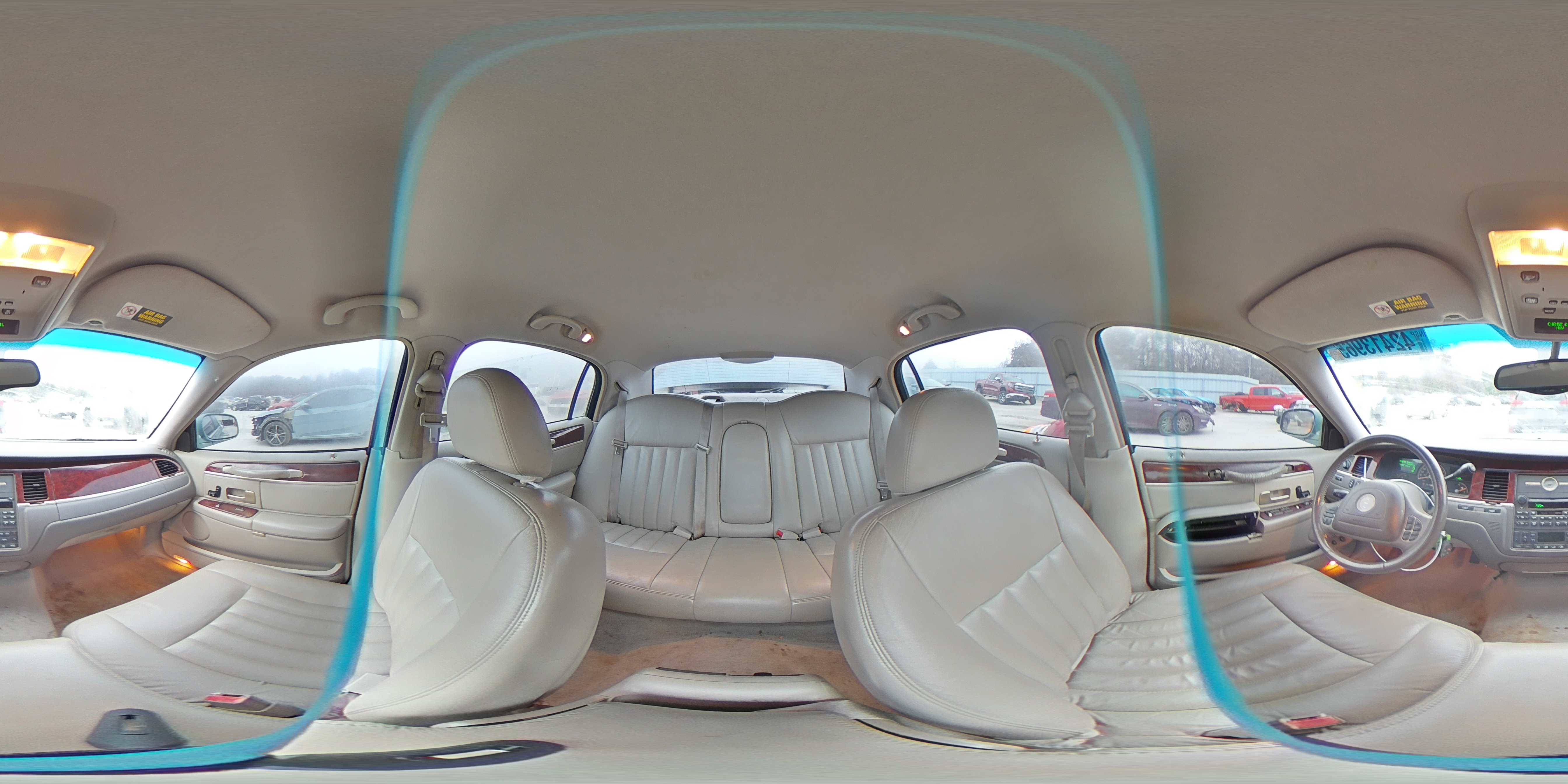 2004 Lincoln Town Car - Image 12