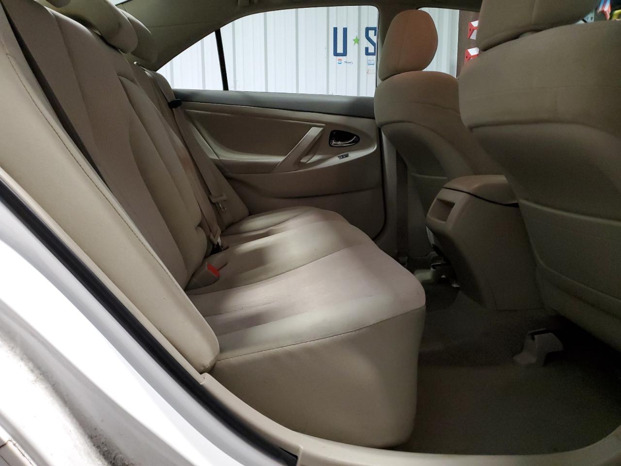 2011 Toyota Camry - Image 10