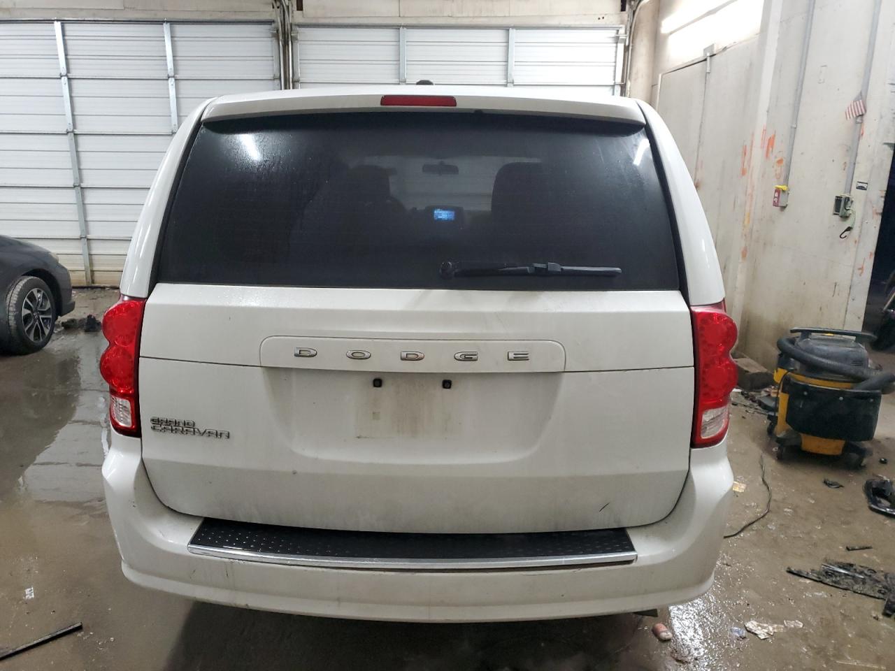2015 Dodge Caravan - Image 6