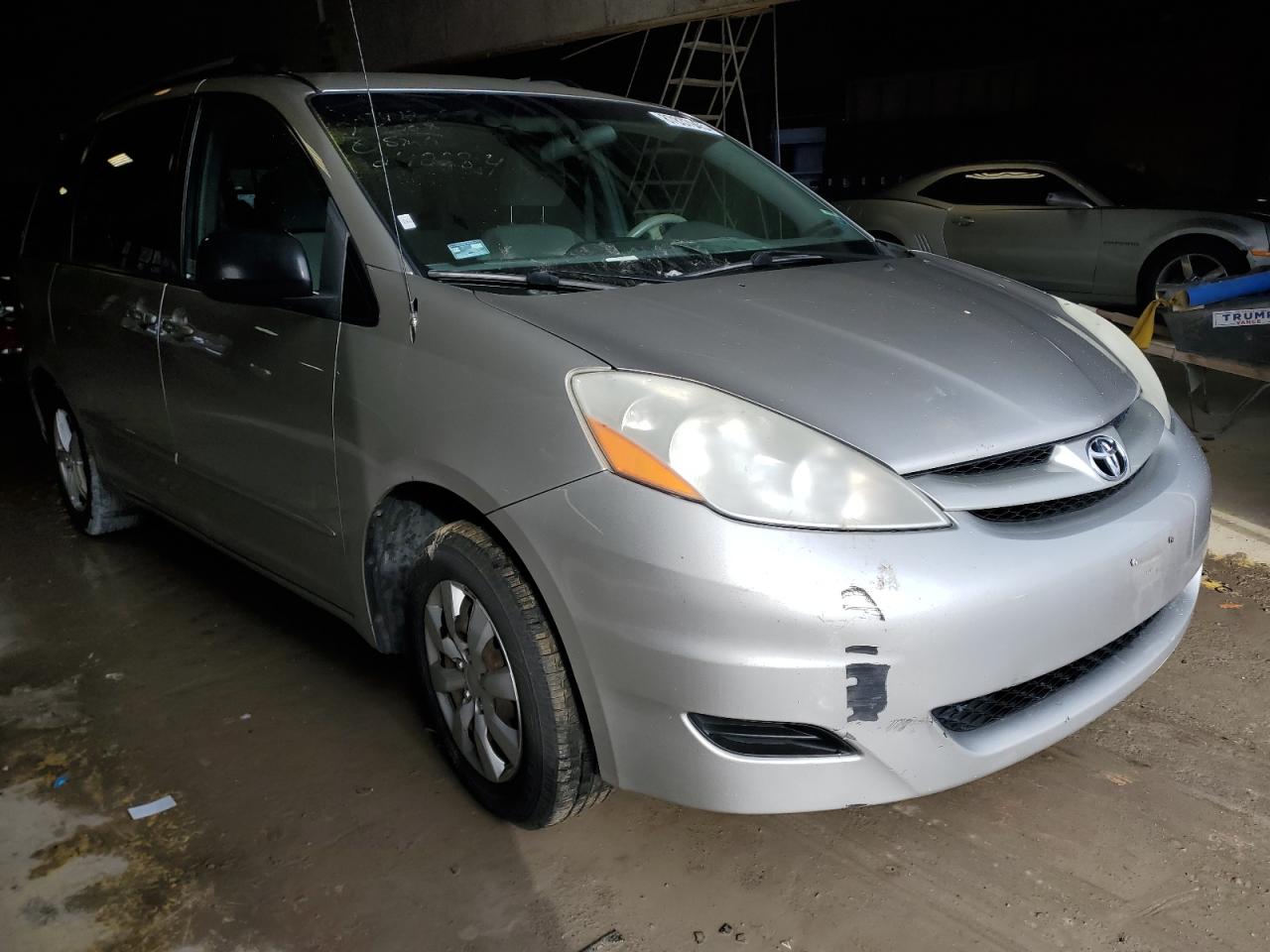 2009 Toyota Sienna - Image 4