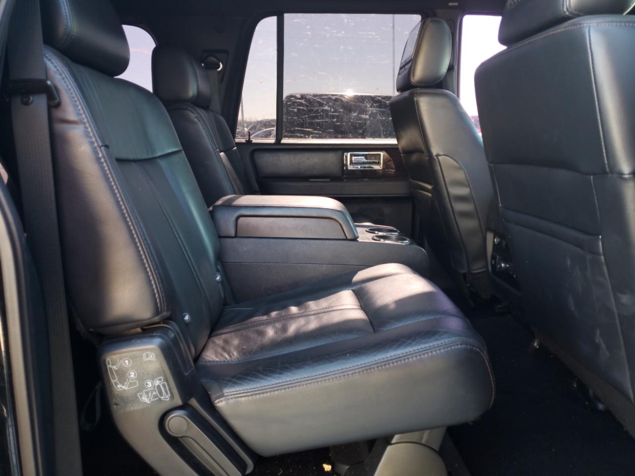 2016 Lincoln Navigator - Image 11