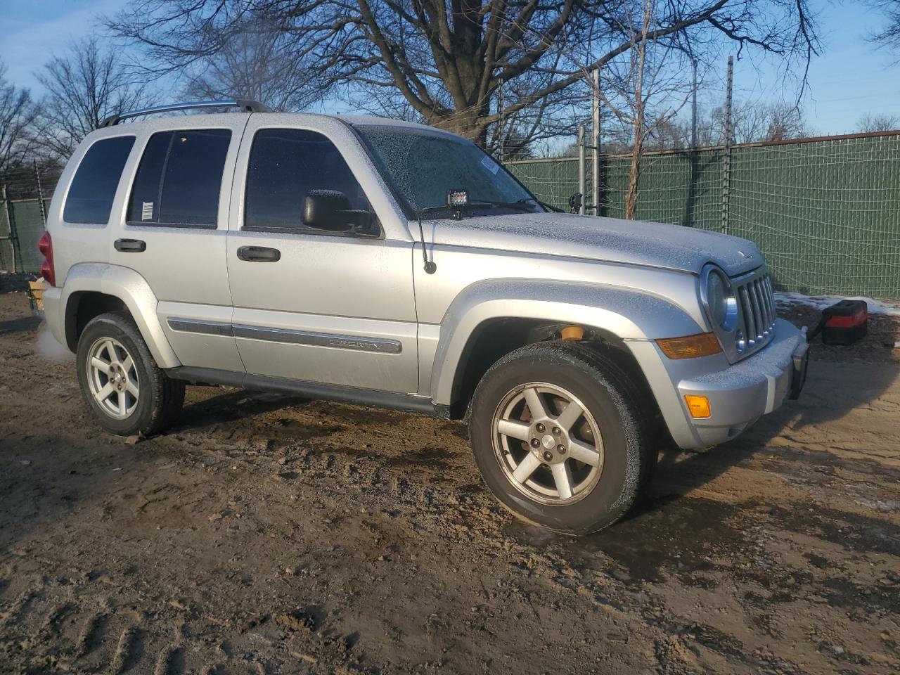 2005 Jeep Liberty (North America) - Image 4