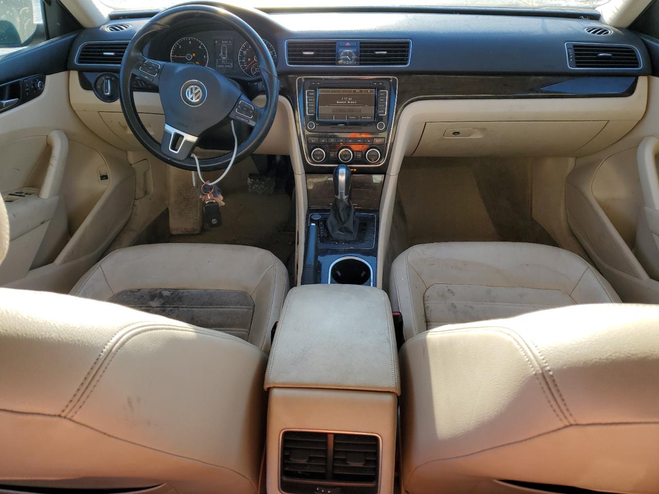 2014 Volkswagen Passat - Image 8