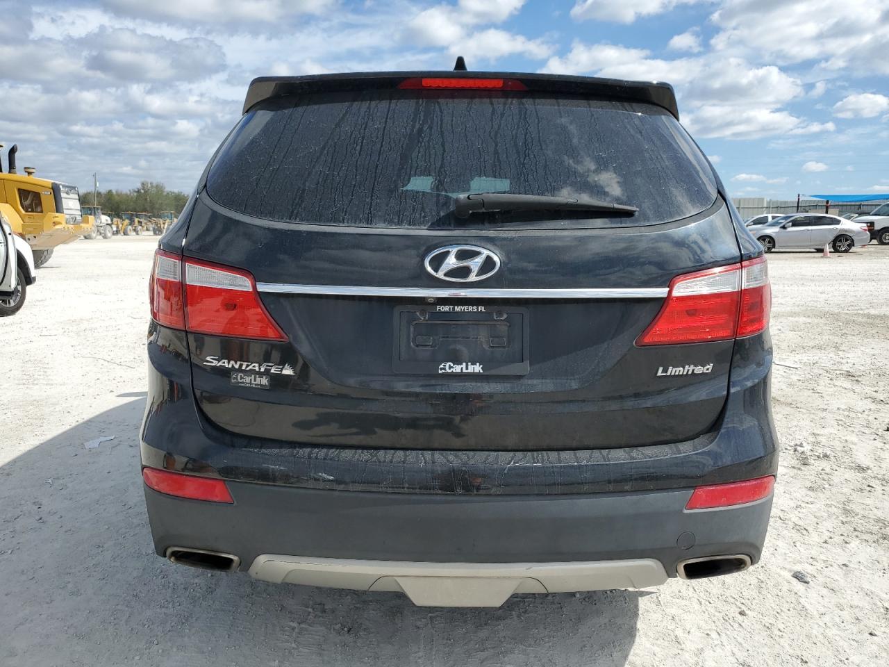 2016 Hyundai Santa Fe - Image 6