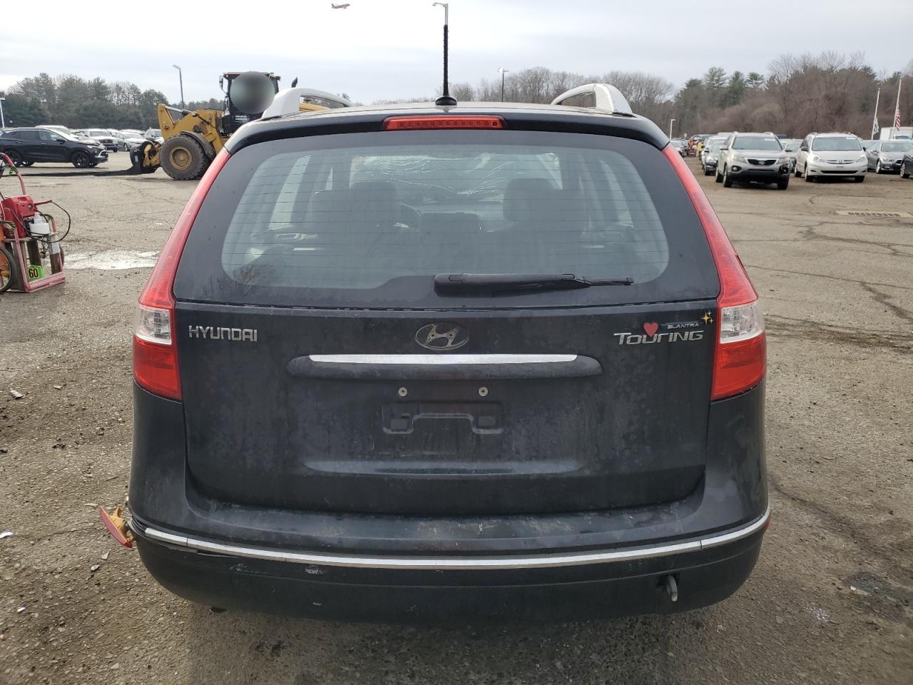 2011 Hyundai Elantra - Image 6