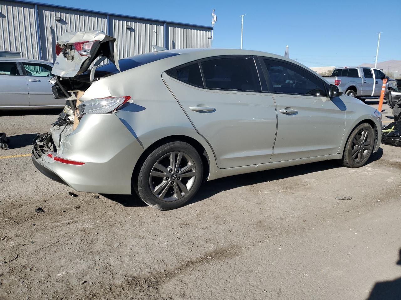 2017 Hyundai Elantra - Image 3
