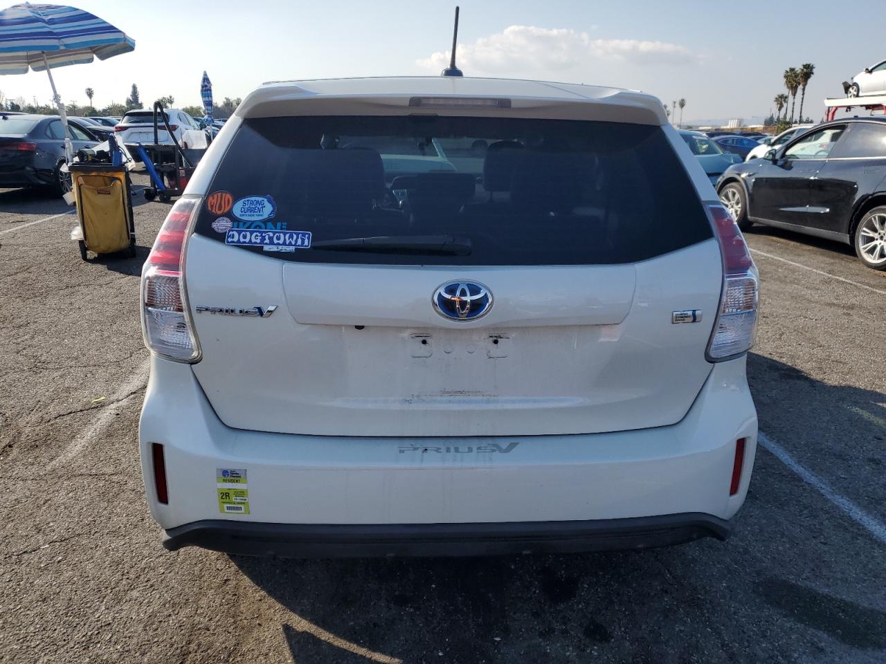 2017 Toyota Prius - Image 6