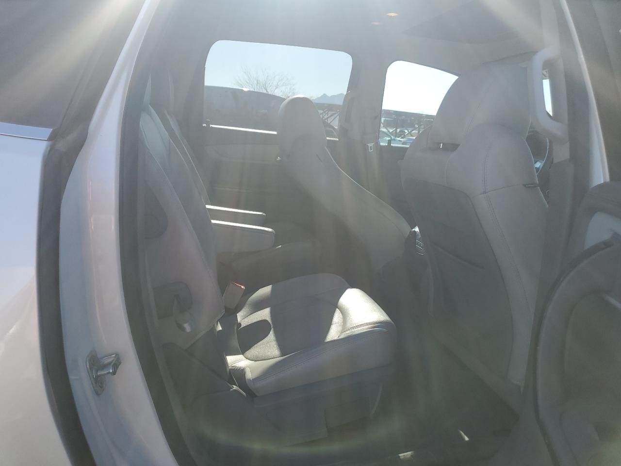 2015 Chevrolet Traverse - Image 11