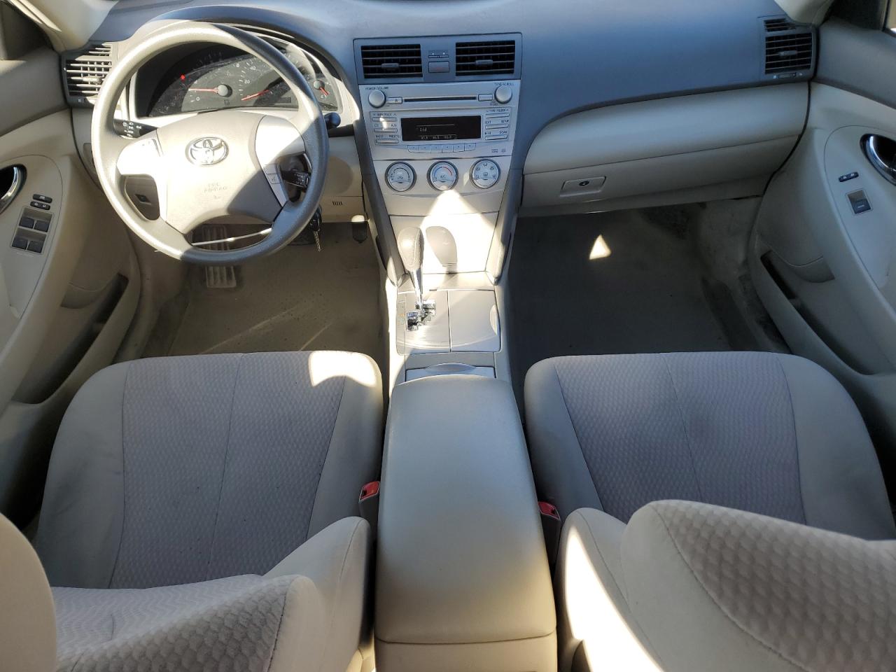 2010 Toyota Camry - Image 8