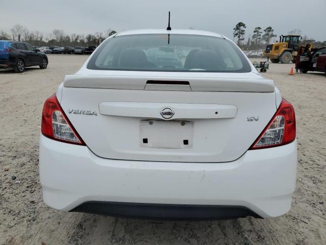  NISSAN VERSA 2017 White