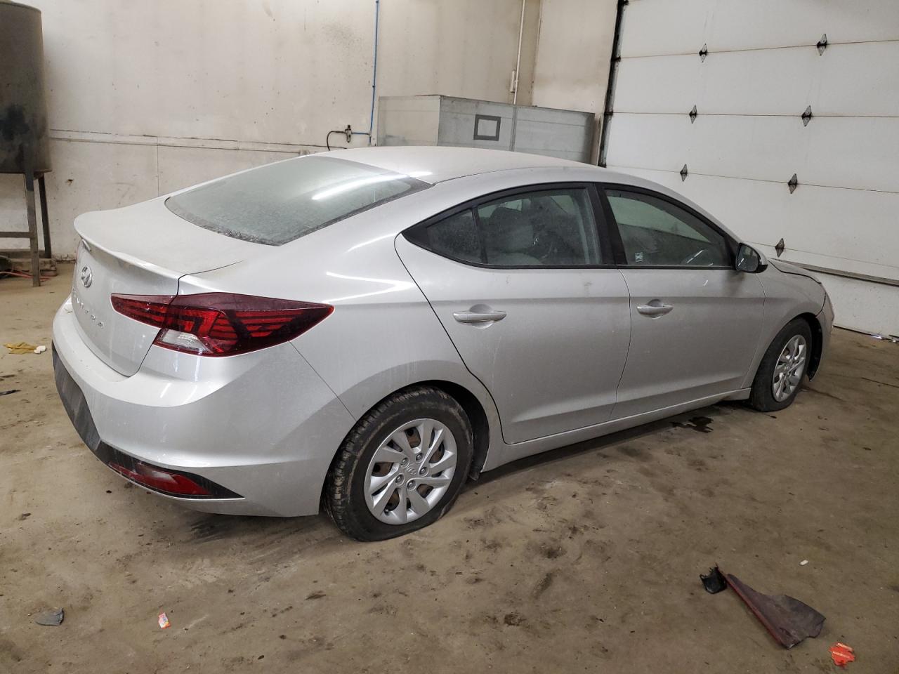 2019 Hyundai Elantra - Image 3