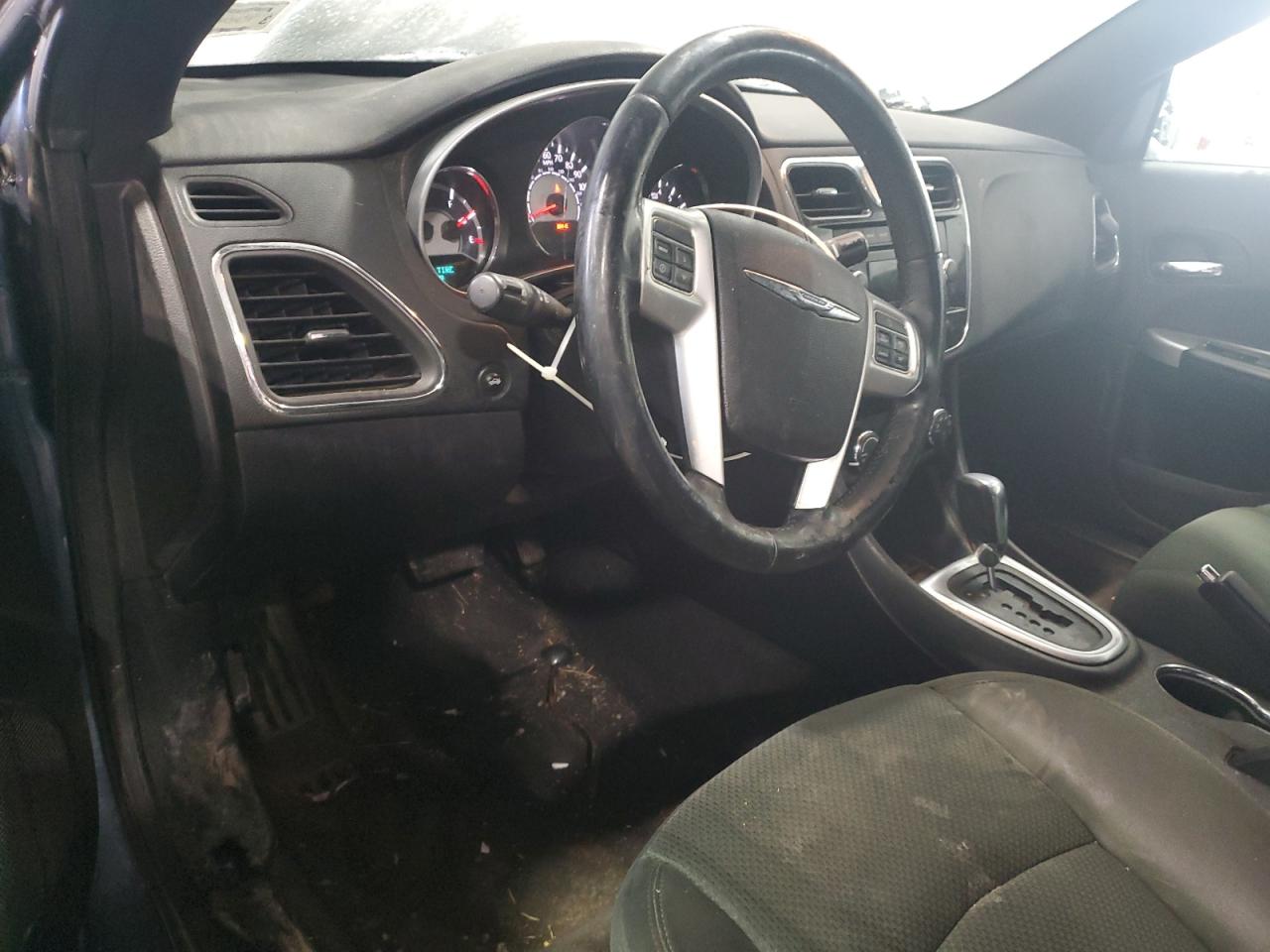 2011 Chrysler 200 - Image 8