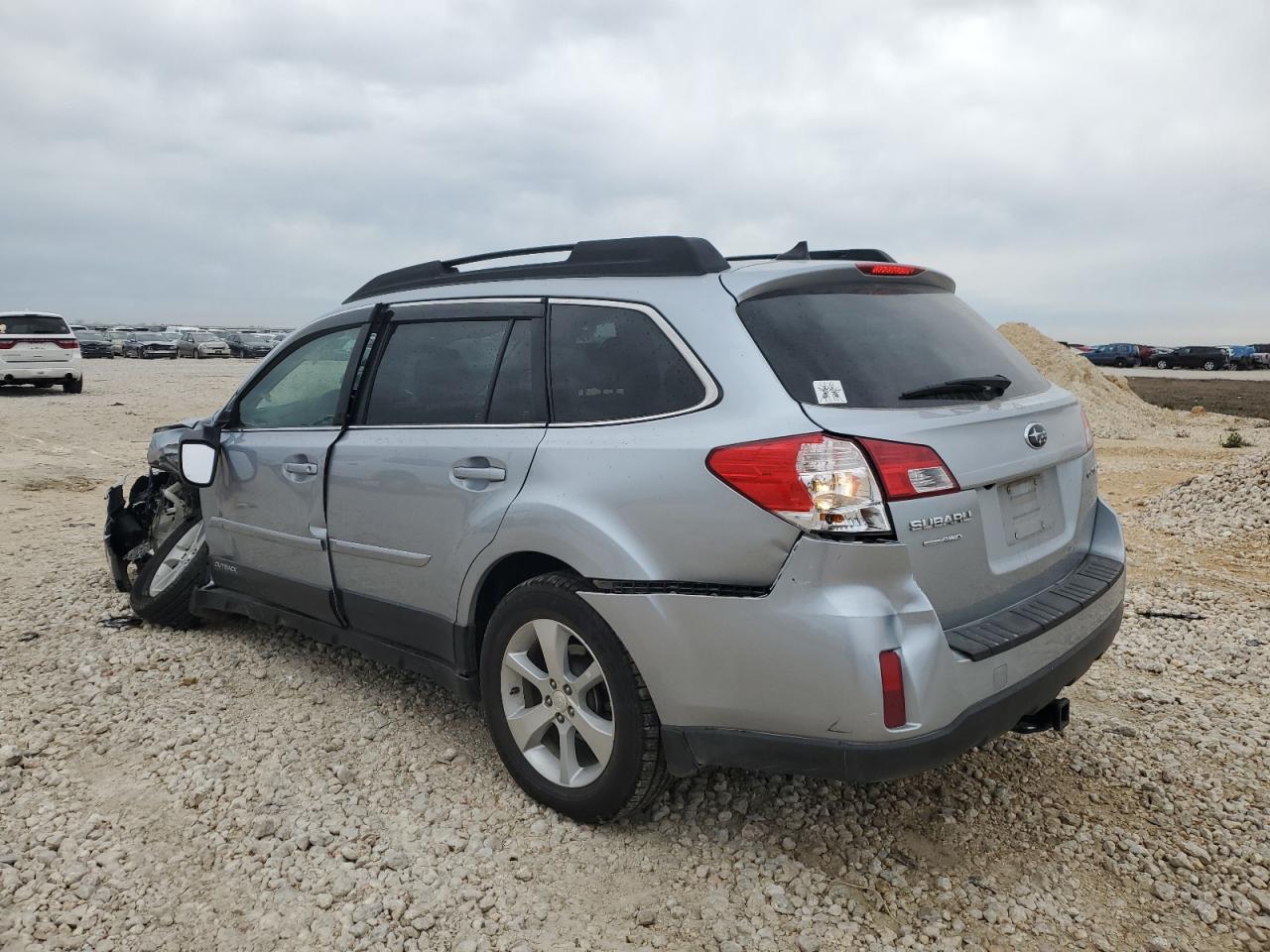 2013 Subaru Outback - Image 2