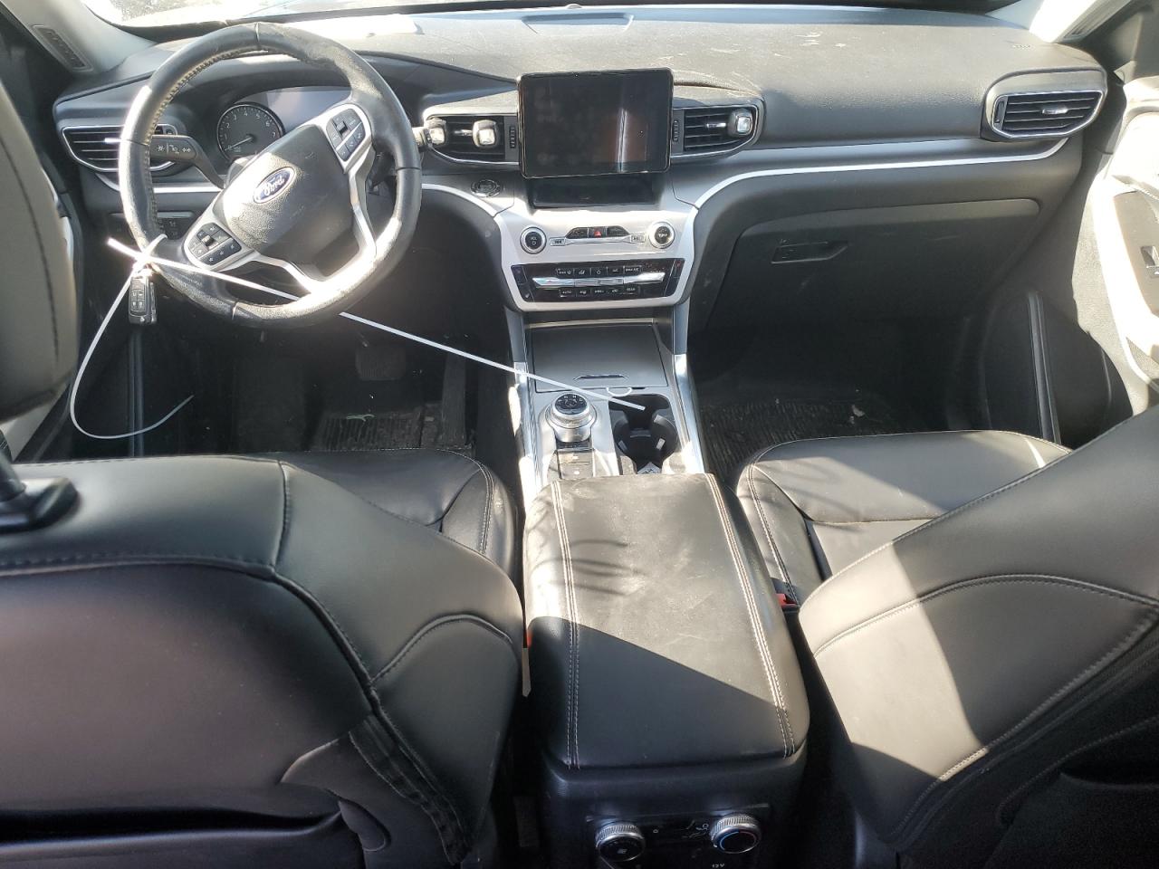2022 Ford Explorer - Image 8