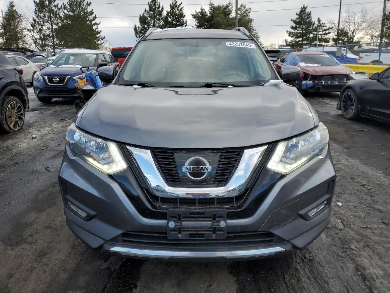 2017 Nissan Rogue - Image 5