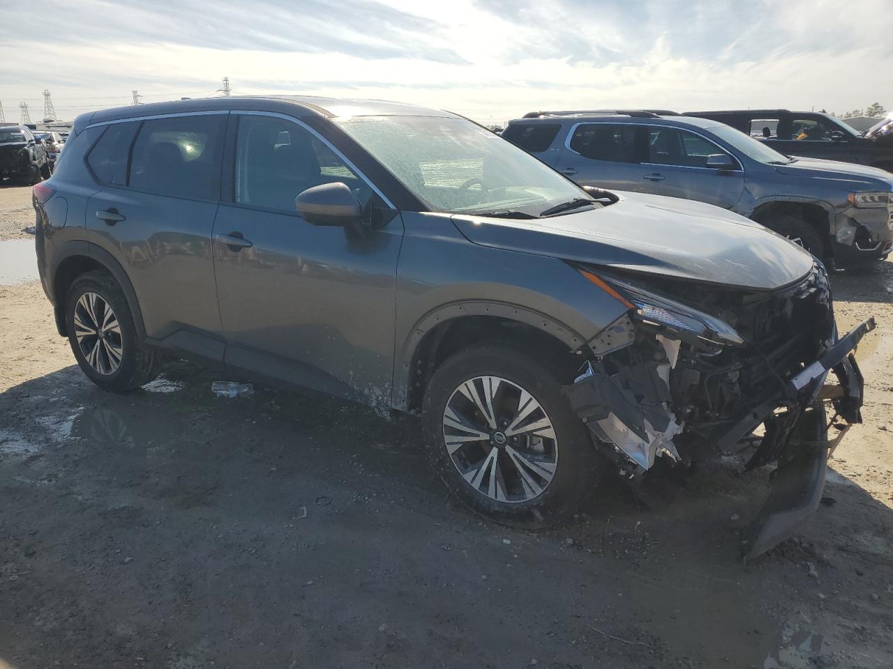 2021 Nissan Rogue - Image 4