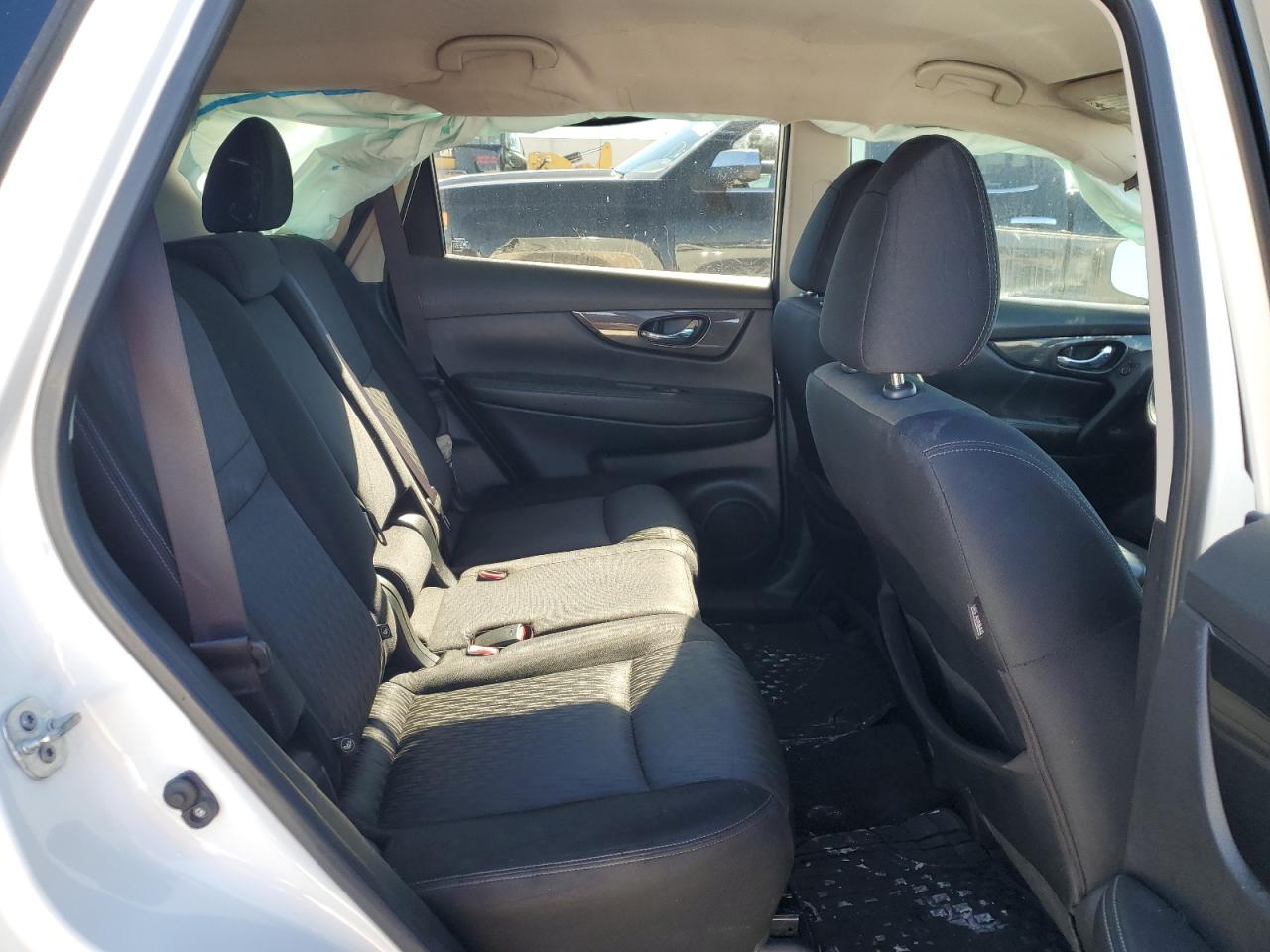 2017 Nissan Rogue - Image 11