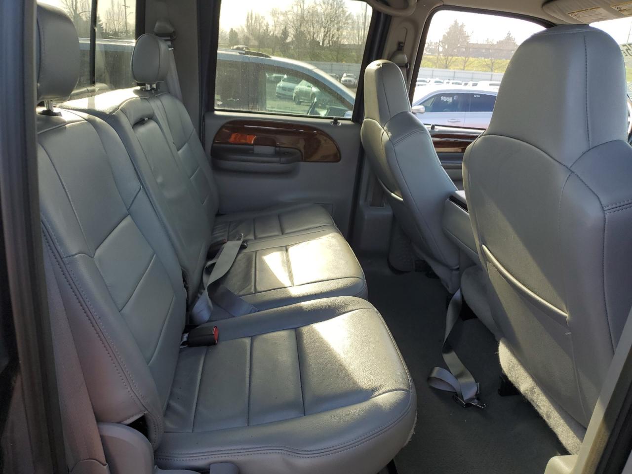 2004 Ford F250 - Image 10
