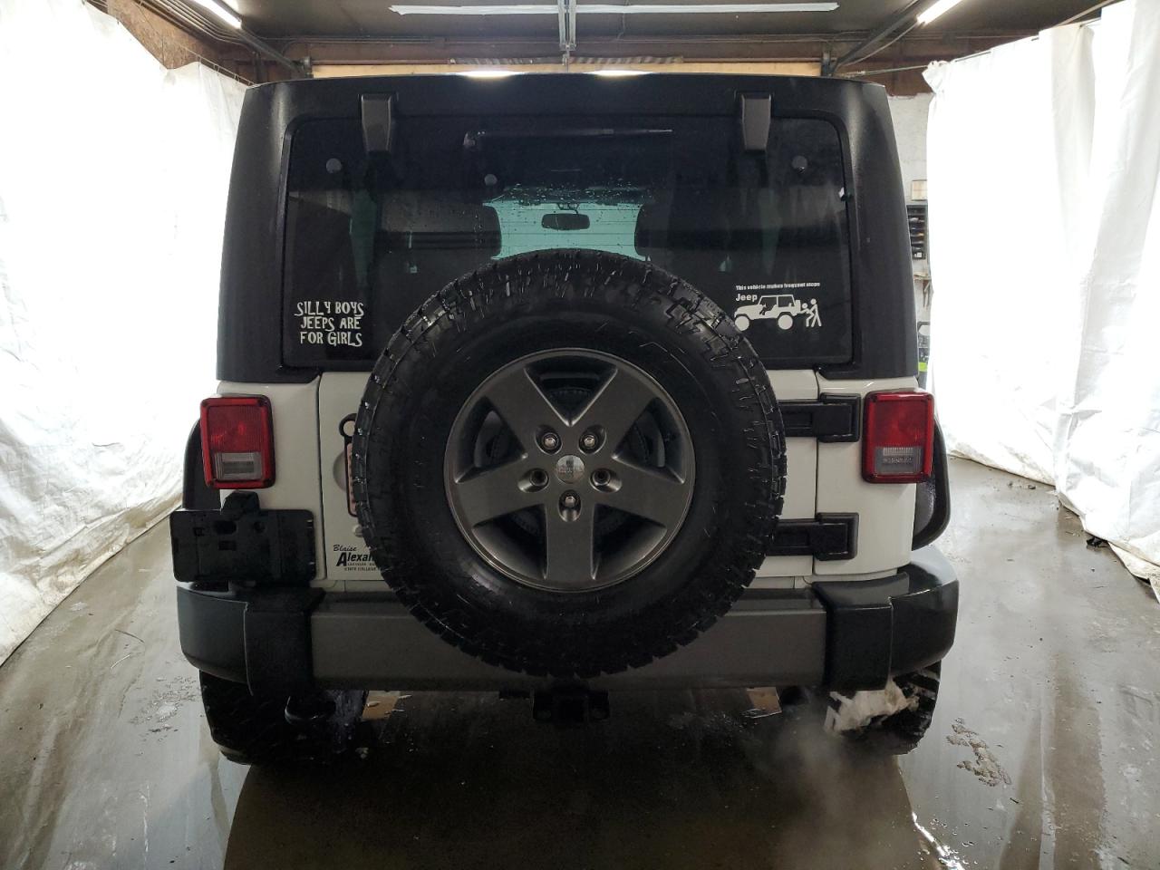2015 Jeep Wrangler - Image 6