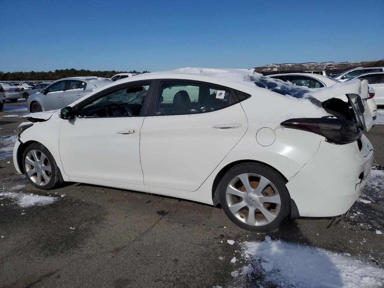 2013 Hyundai Elantra - Image 2