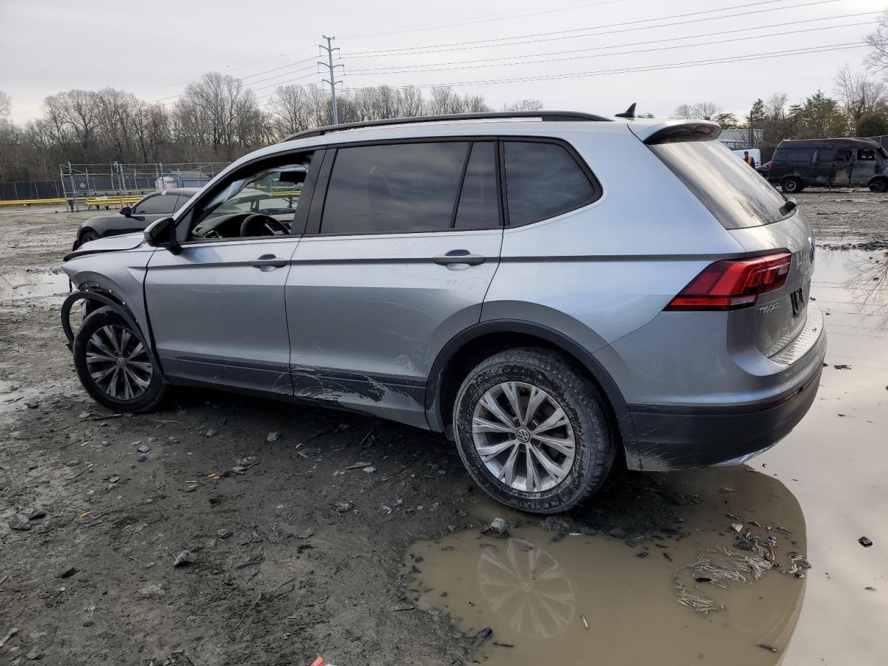 2020 Volkswagen Tiguan - Image 2