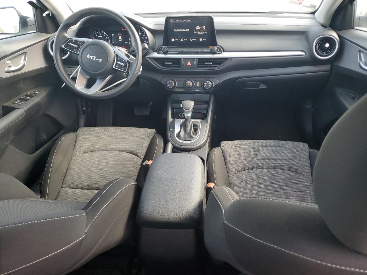 2024 Kia Forte - Image 8