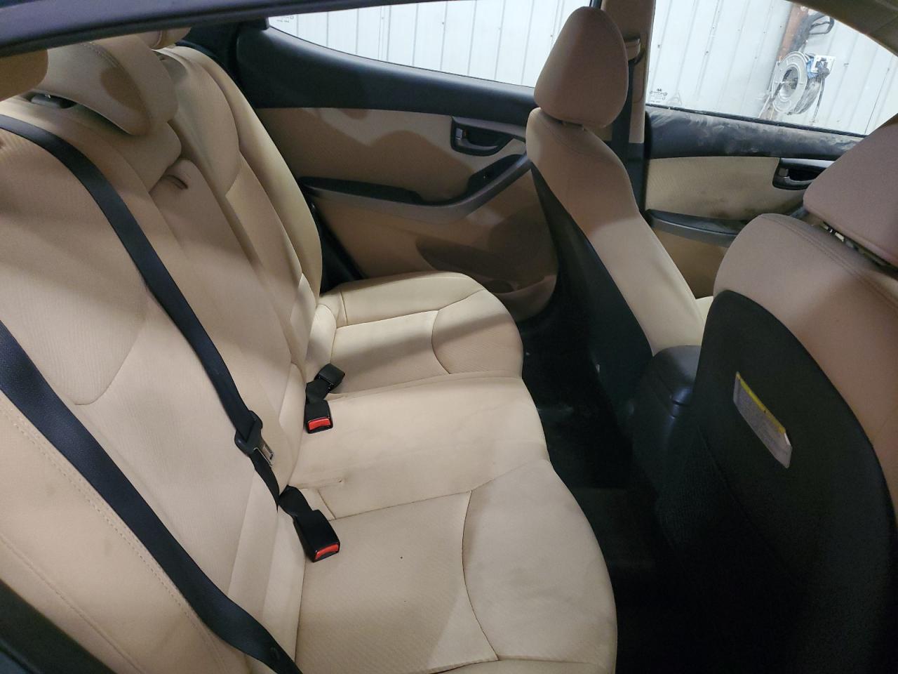 2013 Hyundai Elantra - Image 10