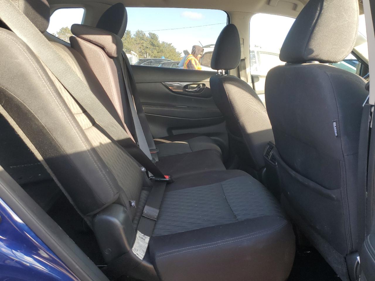 2017 Nissan Rogue - Image 12