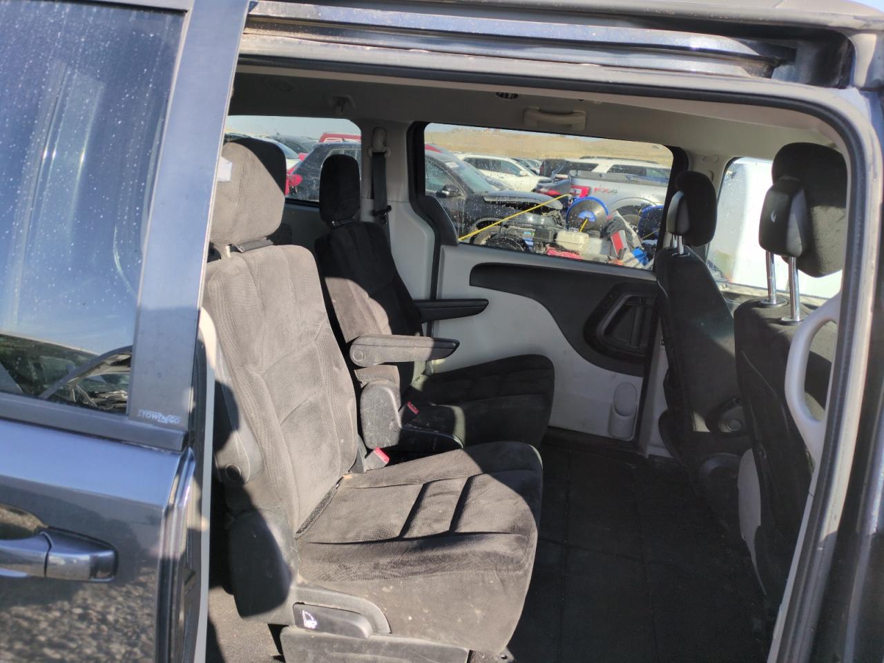 2014 Dodge Caravan - Image 11
