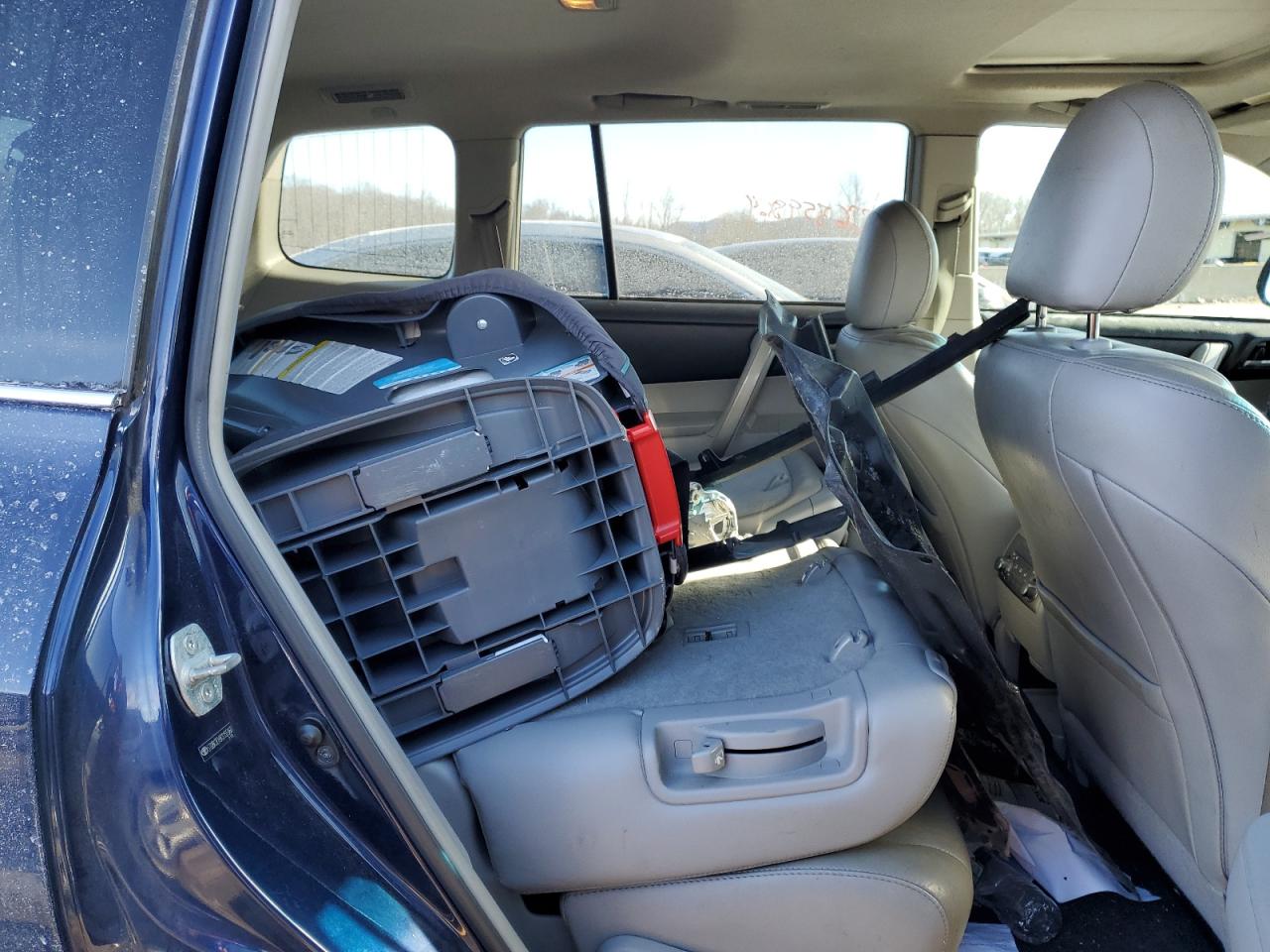2012 Toyota Highlander - Image 11